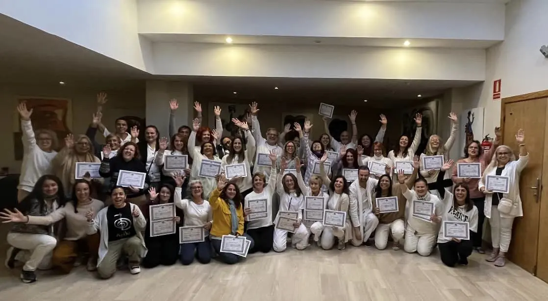 Grupo de alumnos certificados de Reiki